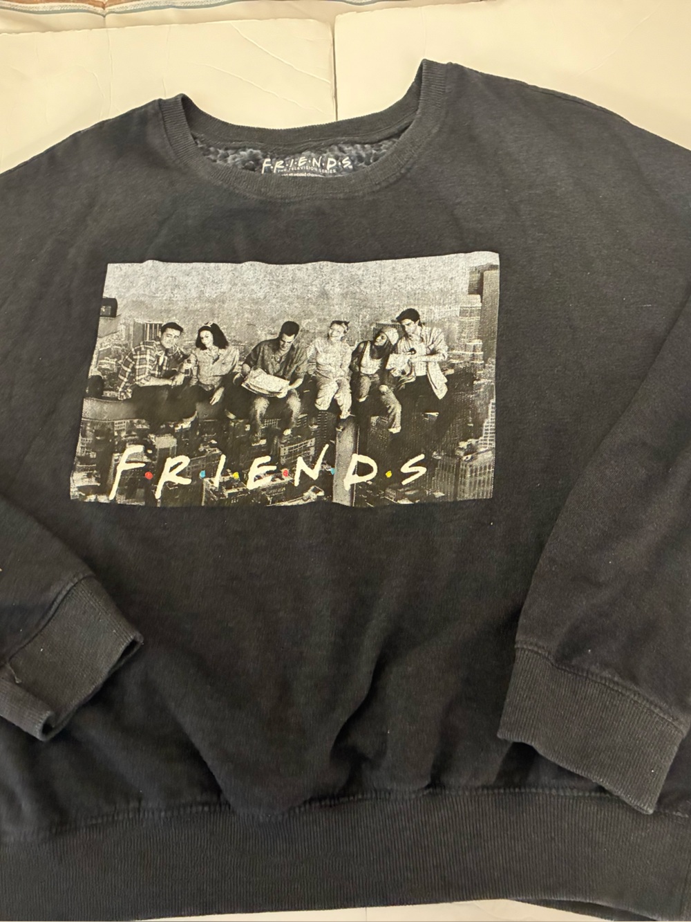 Friends TV Show Cast Photo Sweatshirt Black 2XL Cropped Nostalgia TV Merch Retro